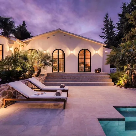 Jazmine Exquisite Oasis Nuva Andalucia Villa *