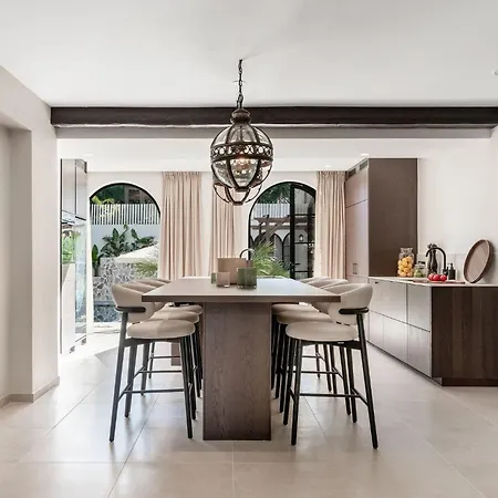 Jazmine Exquisite Oasis Nuva Andalucia Villa *